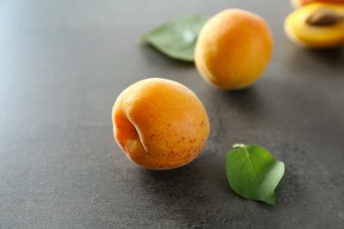 Tablo taze sulu kayısı