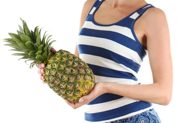 Frau mit Ananas im Arm — Stockfoto