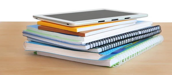 Quaderni e tablet della scuola, primo piano — Foto Stock