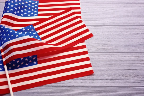 Banderas americanas sobre blanco —  Fotos de Stock