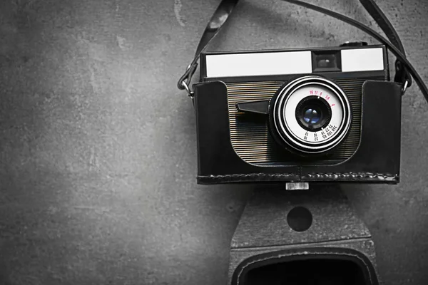 Retro kamera på bakgrund — Stockfoto