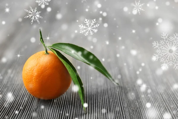 Färska mandariner med blad — Stockfoto