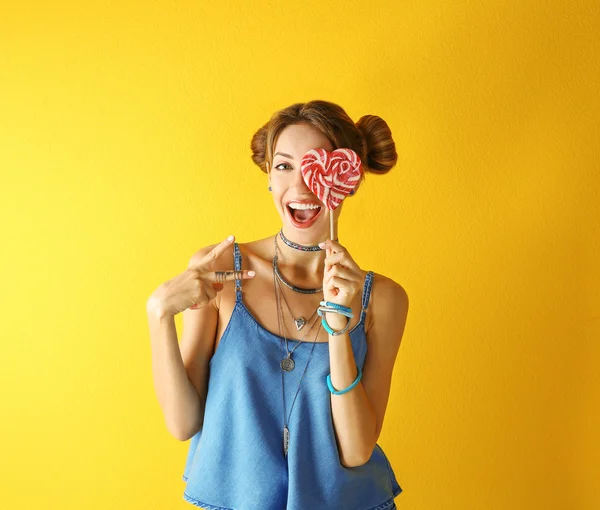 Hermosa chica de moda — Foto de Stock