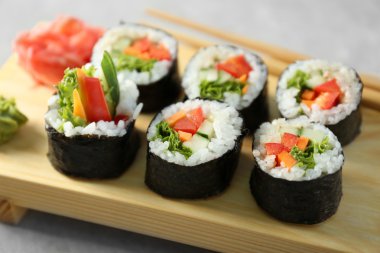 lezzetli suşi rulo