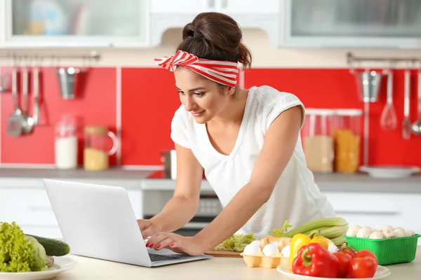 Beautiful girl on kitchen — Stock Photo, Image