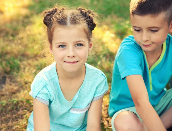 Cute girl in park — Stock Photo, Image