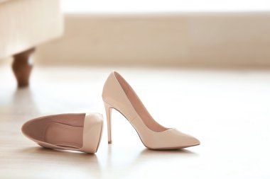 Gelinin güzel düğün ayakkabıları