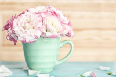 güzel çiçek vazosu