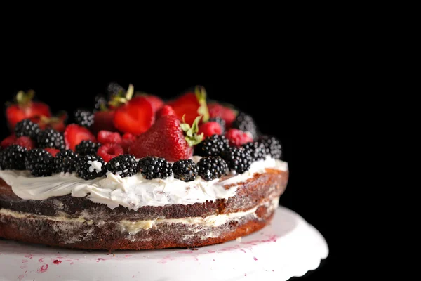 果実で飾られたおいしいケーキ — ストック写真