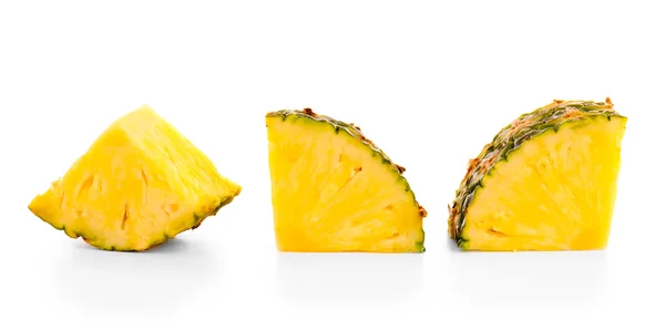 Fresh pineapple slices — Stock Photo, Image