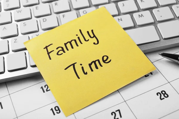 Note con testo TEMPO FAMIGLIA — Foto Stock