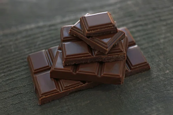 Stapel van melkchocolade bars — Stockfoto