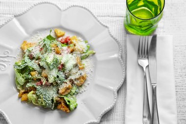 Tabakta lezzetli salata