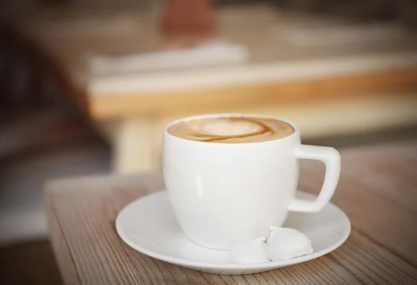 Cup of coffee with meringues — Stock Photo, Image