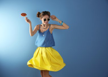 şeker ile güzel kız