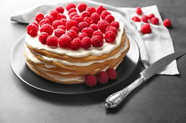 Lezzetli frambuazlı pasta 