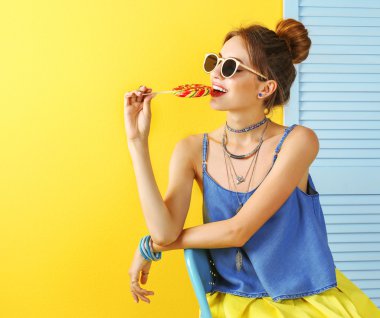 şeker ile güzel kız