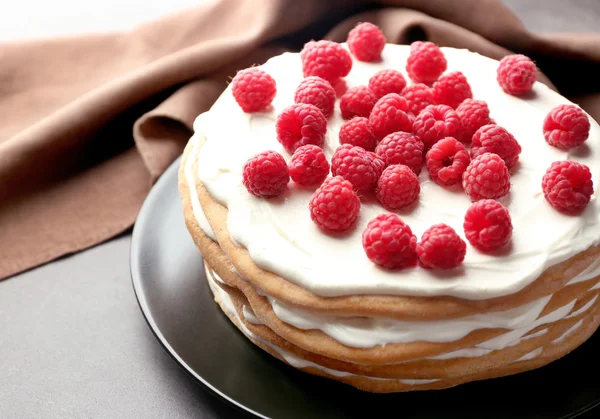 Bolo de framboesa saboroso — Fotografia de Stock