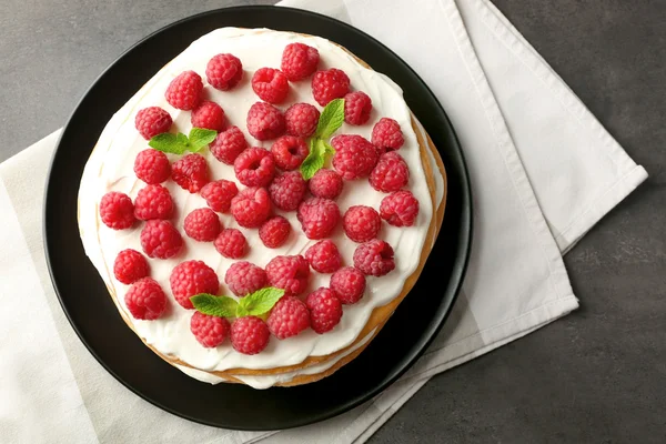 Bolo de framboesa saboroso — Fotografia de Stock