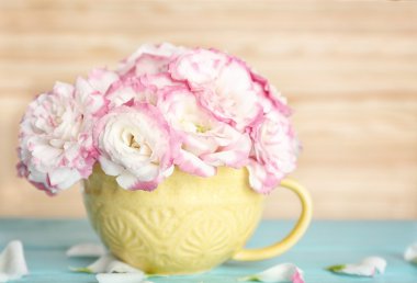 güzel çiçek vazosu