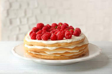 Lezzetli berry kek masada