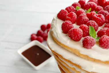 Lezzetli frambuazlı pasta