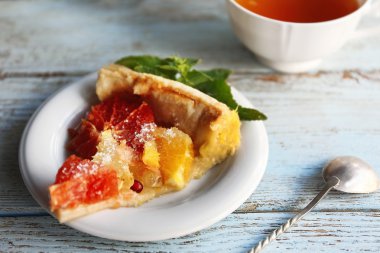 Narenciye pasta dilimi