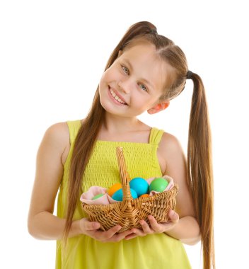 Paskalya yumurtaları ile şirin kız