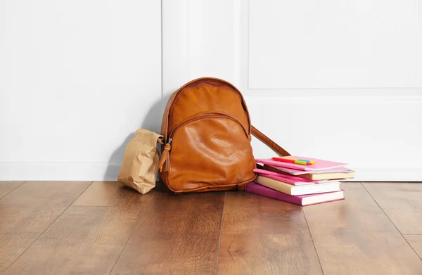 Bolsa escolar com almoço — Fotografia de Stock