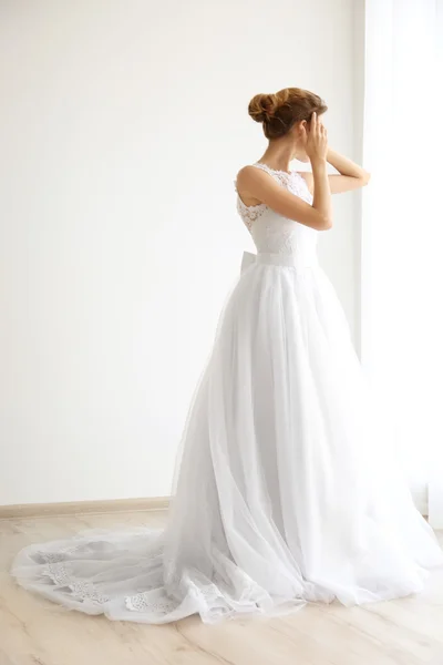 Mariée en robe de mariée — Photo