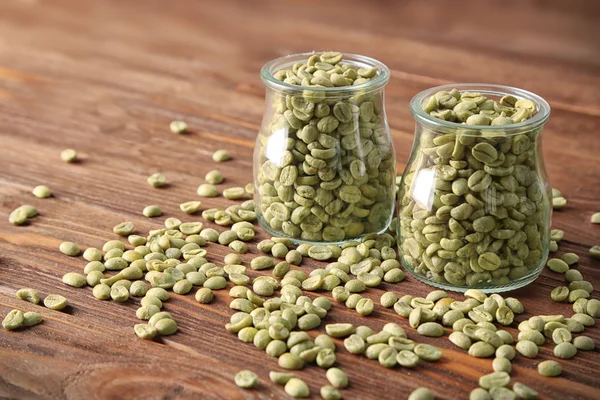 Зеленый кофе зерна — стоковое фото
