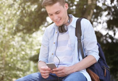 Adam Park müzik dinleme