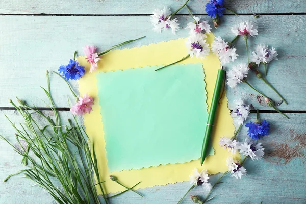 Cards with bluettes and pen — Stock Photo, Image