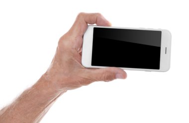 Yaşlı adam holding smartphone 