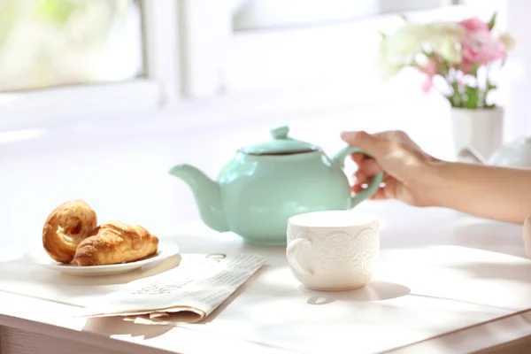 Woman having breakfast — Stock Photo, Image