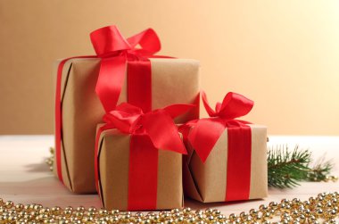 Hediye kutuları arka plan üzerinde