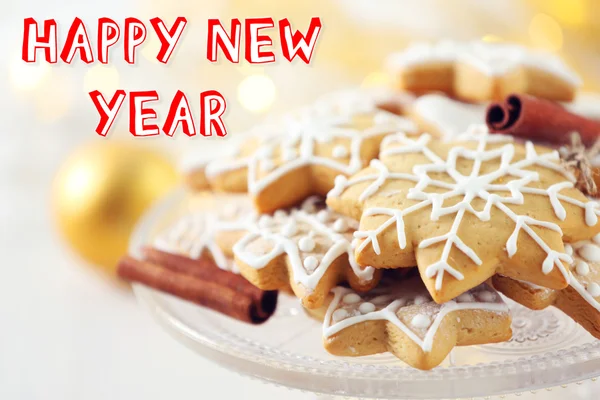 Schöne Plätzchen mit Weihnachtsdekor — Stockfoto