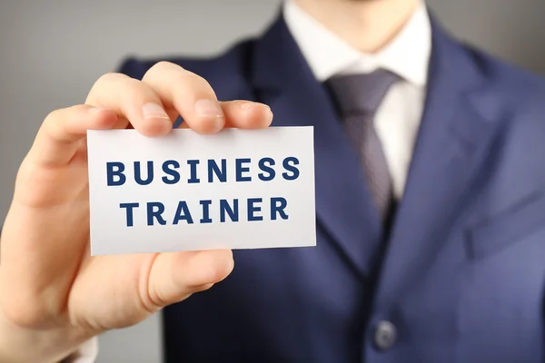 Business trainer con biglietto da visita — Foto Stock