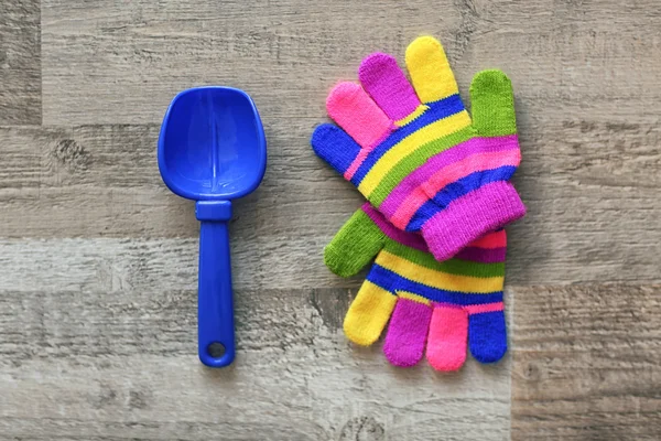 Children shovel and gloves — Stock Photo, Image