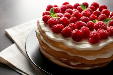 Lezzetli frambuazlı pasta 
