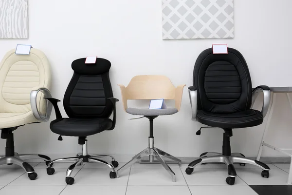 Cadeiras modernas para venda — Fotografia de Stock