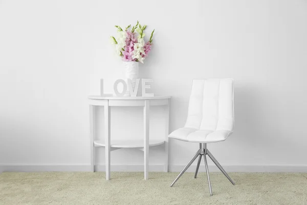 Interior with furniture and flowers — Stock Photo, Image