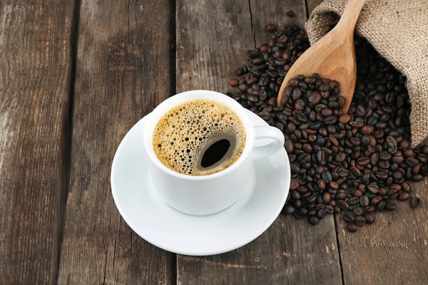 Taza de café con frijoles —  Fotos de Stock