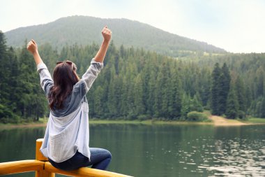 Kız dağ gölü arka plan üzerinde