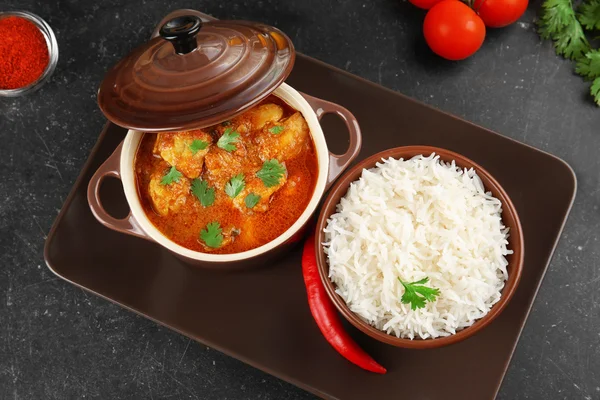 Cena gustosa con curry di pollo — Foto Stock