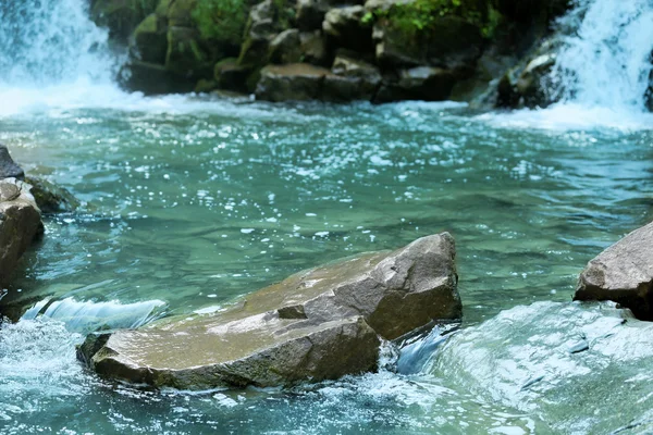 River in the Carpathian mountains — Stock Photo, Image