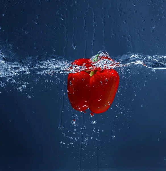 bell pepper falling in water