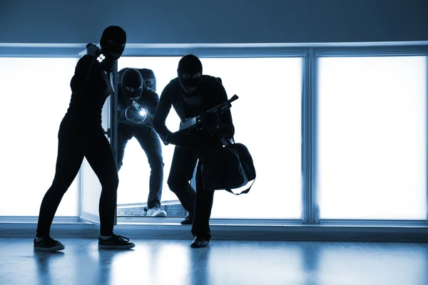 Armed Thieves Entering House — Stock Photo, Image