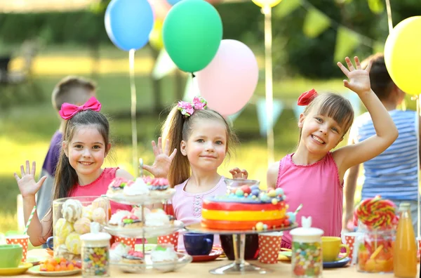 Children Celebrating Birthday Park — Stock Photo, Image