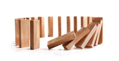 Üzerinde açık renkli ahşap Domino